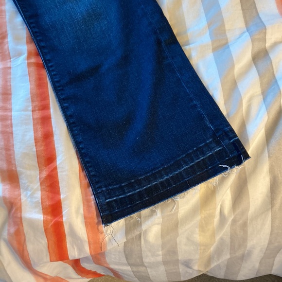 Crop flare jeans like new condition - Picture 2 of 4